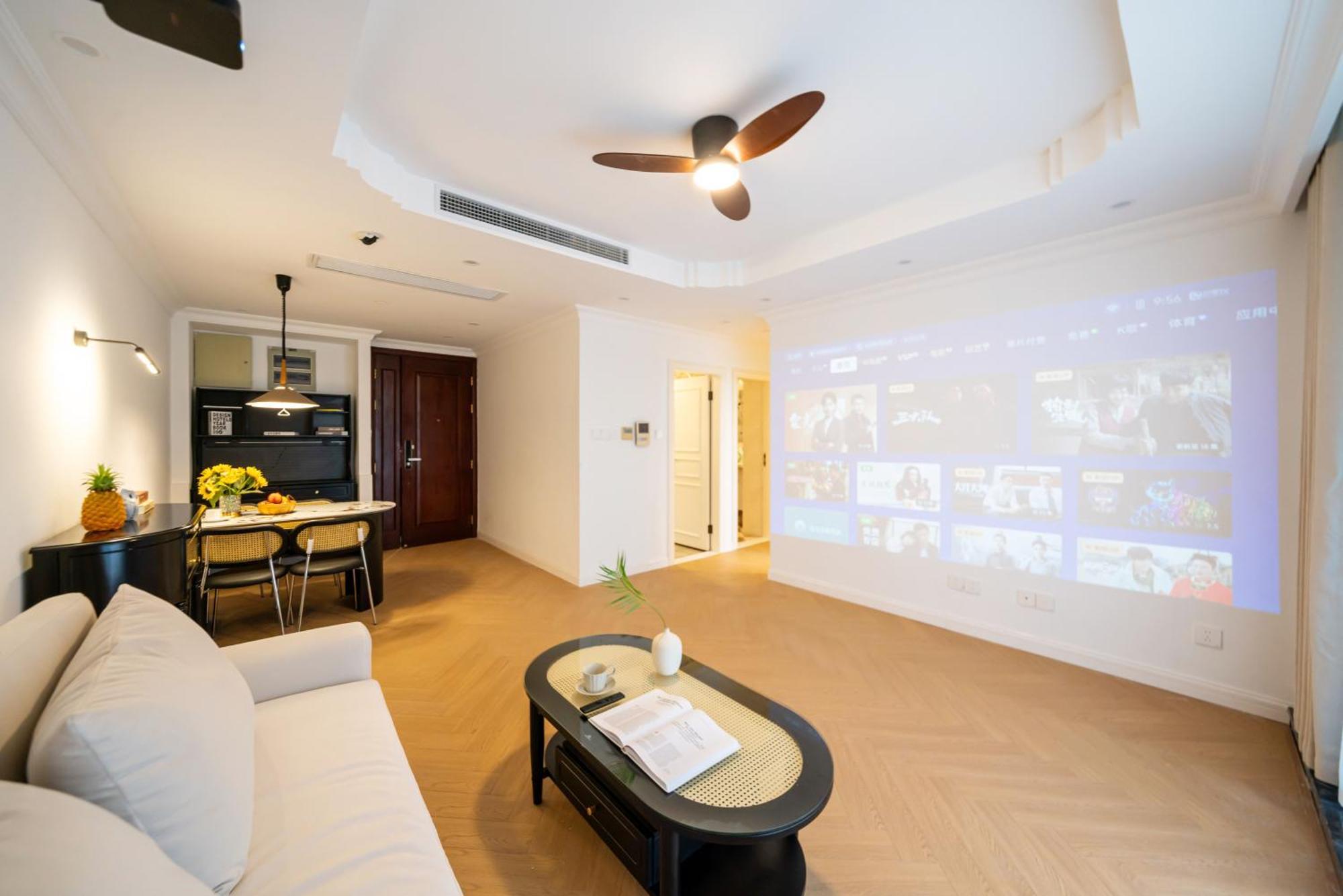 Apartment Tianzifang Sun Moonlight Fine Decoration Large Two-bedroom *