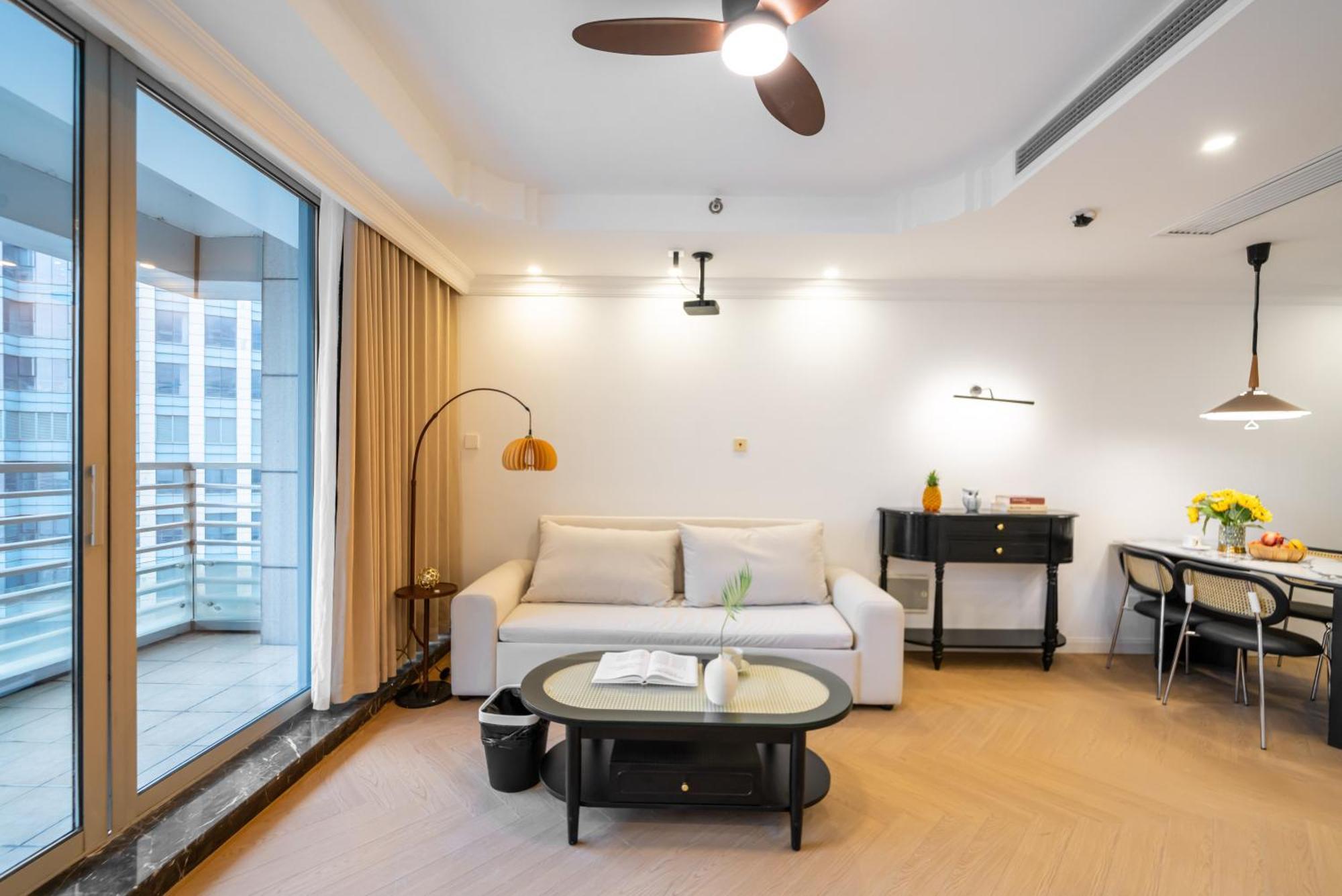 Apartment Tianzifang Sun Moonlight Fine Decoration Large Two-bedroom
