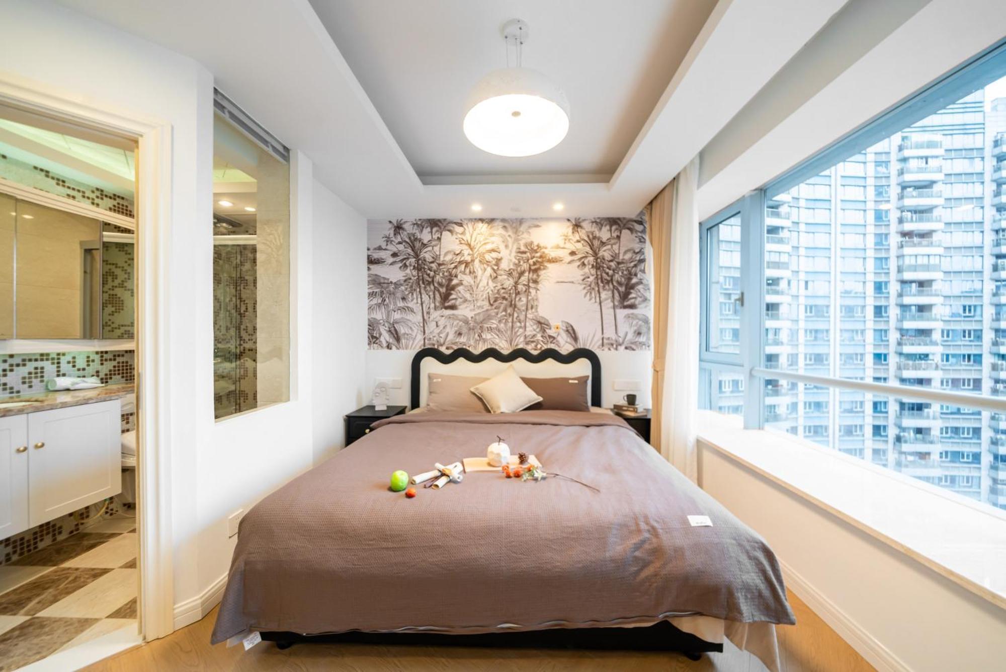 Tianzifang Sun Moonlight Fine Decoration Large Two-bedroom Apartment