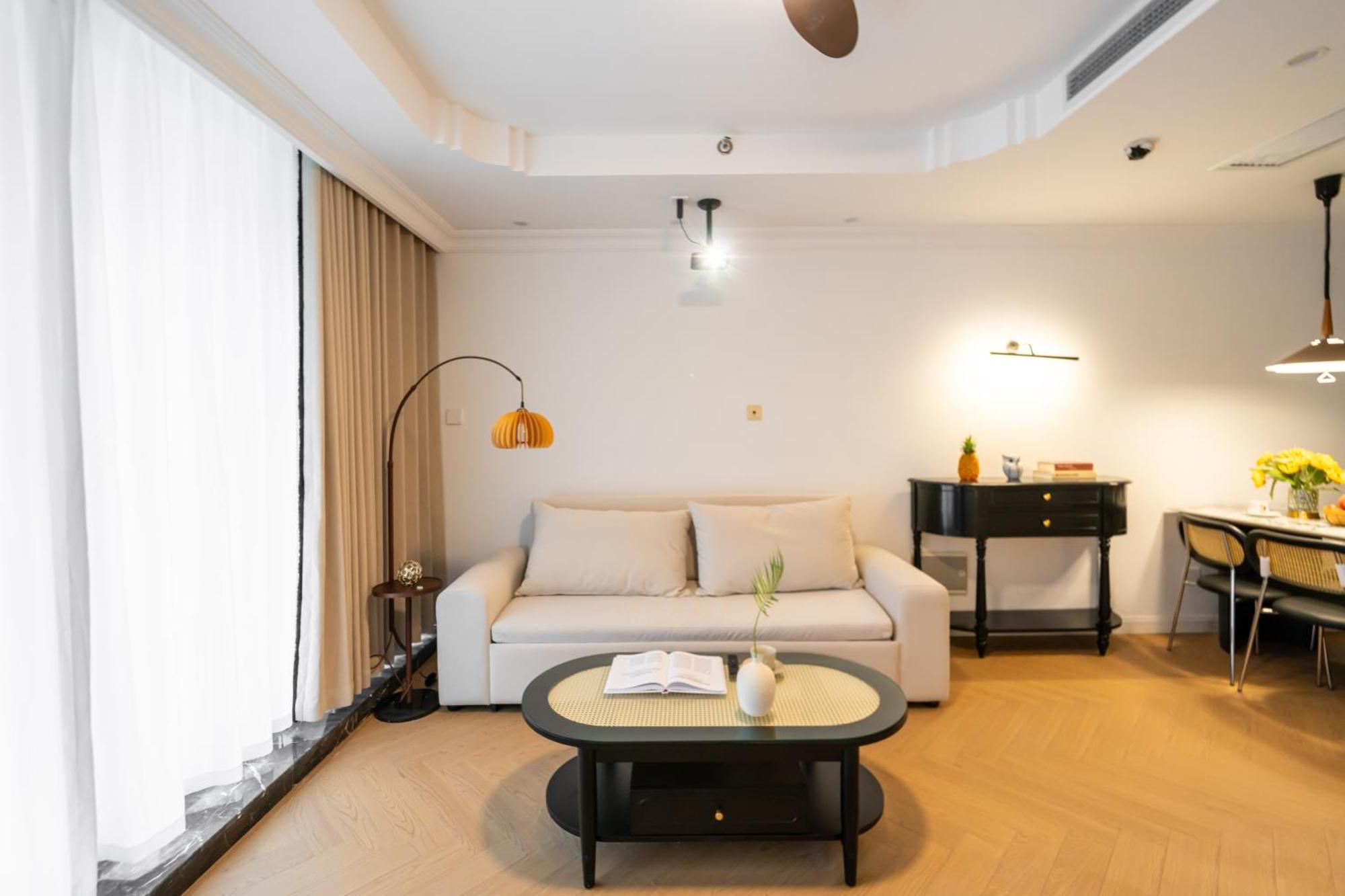 Apartment Tianzifang Sun Moonlight Fine Decoration Large Two-bedroom Shanghai